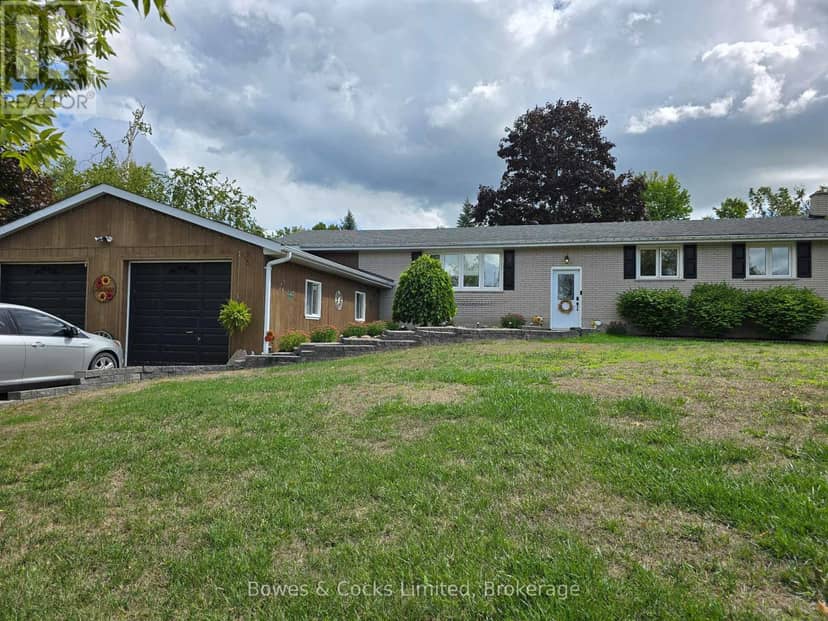33 Maple Grove Road — photo 1 of 17