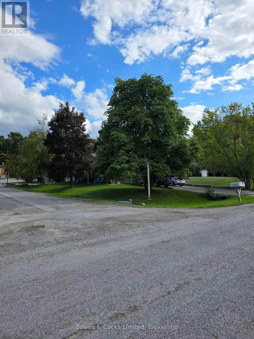 33 Maple Grove Road — photo 17 of 17