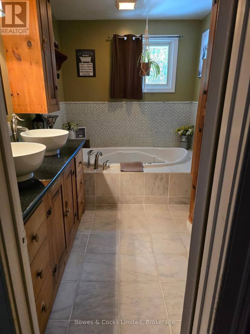33 Maple Grove Road — photo 12 of 17
