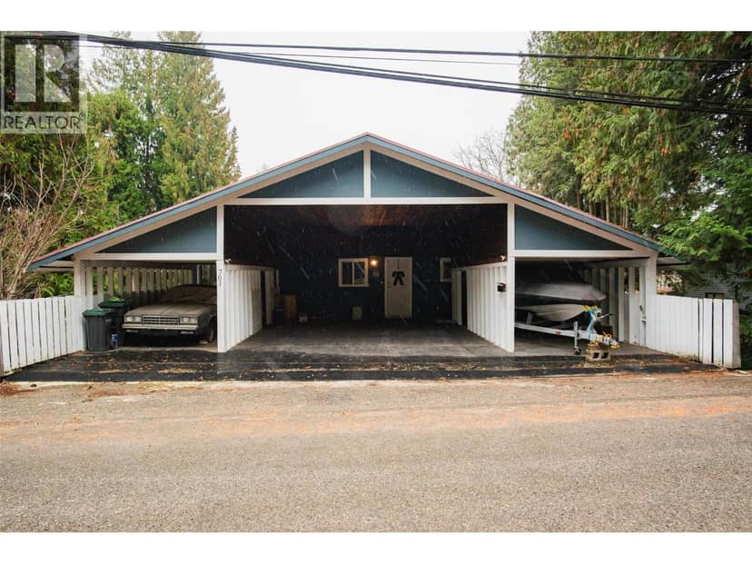 701 10th Avenue, Castlegar