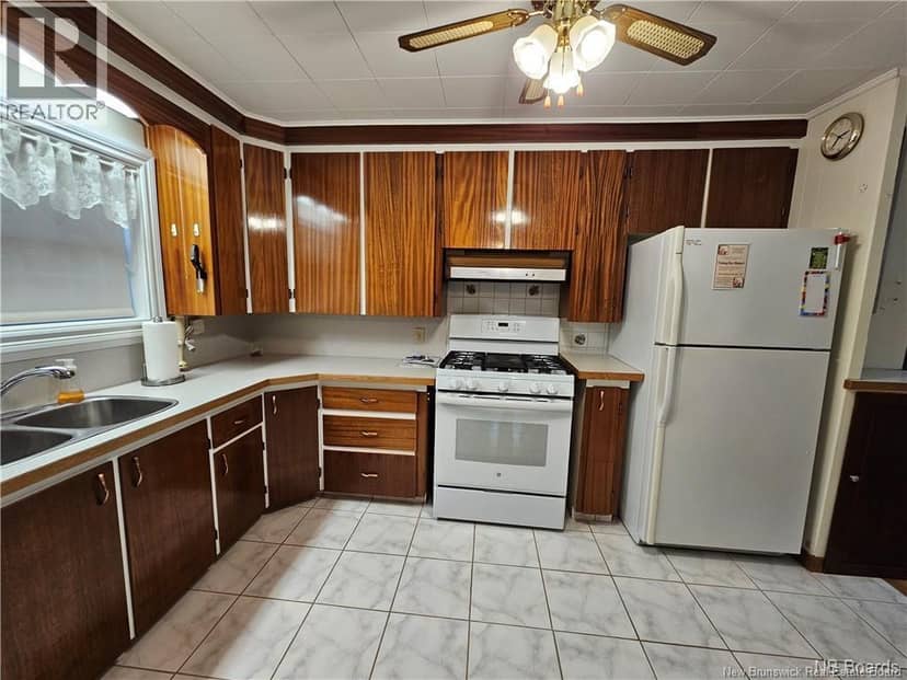 258 Main Street — photo 15 of 40