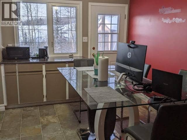 148 & 150 Dawson Drive — photo 14 of 37