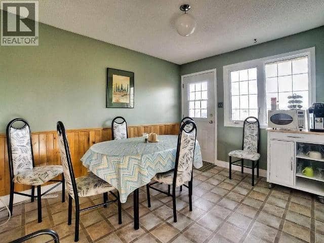 148 & 150 Dawson Drive — photo 22 of 37