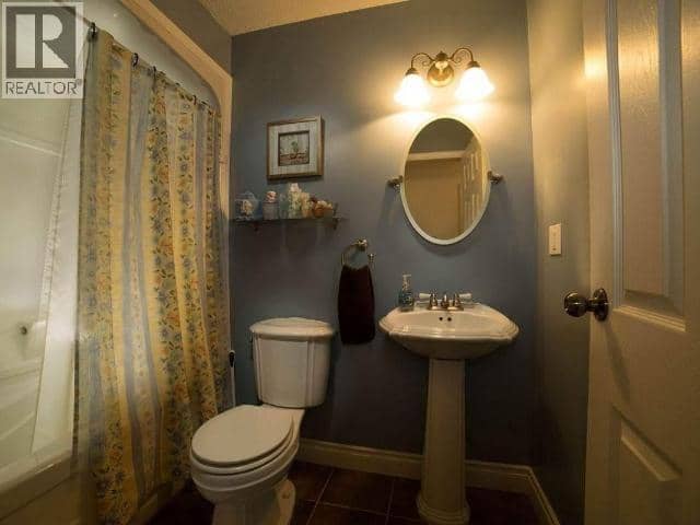 148 & 150 Dawson Drive — photo 28 of 37