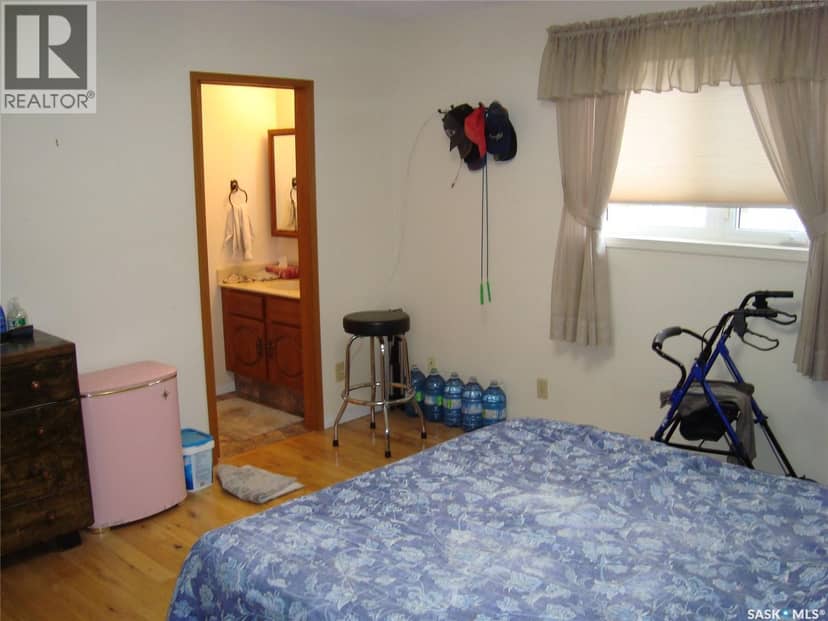 111 2nd STREET E — photo 10 of 25