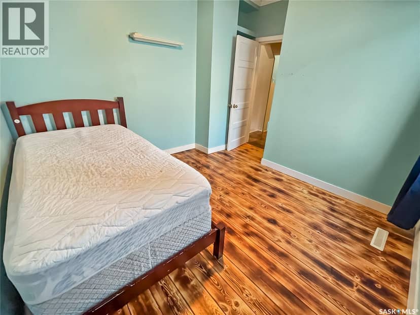 365 3rd AVENUE NE — photo 13 of 23