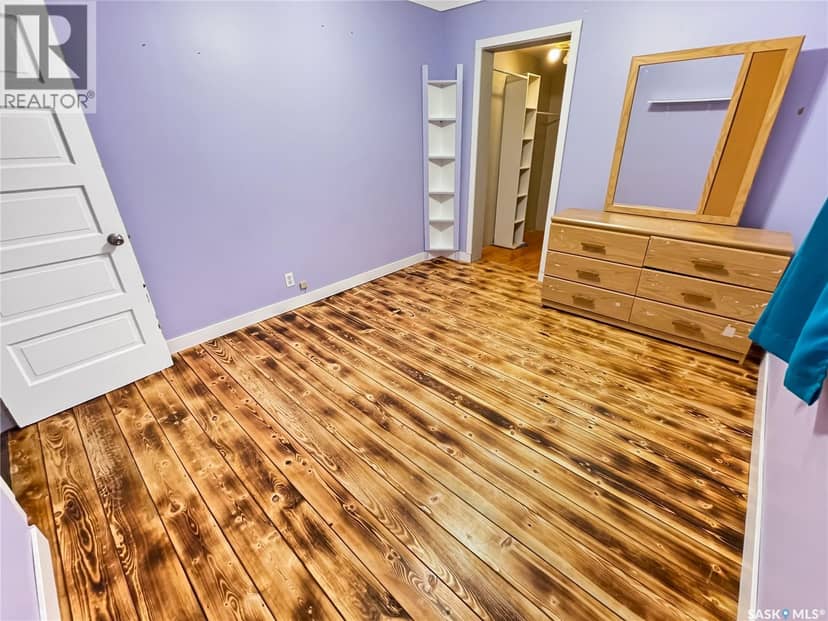 365 3rd AVENUE NE — photo 9 of 23