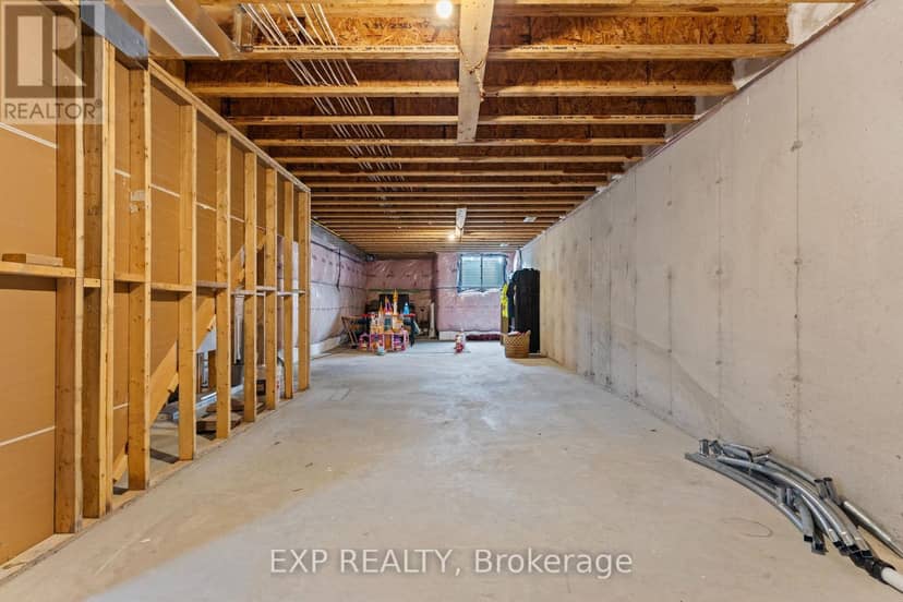 31 - 744 Nelson Street W — photo 36 of 40