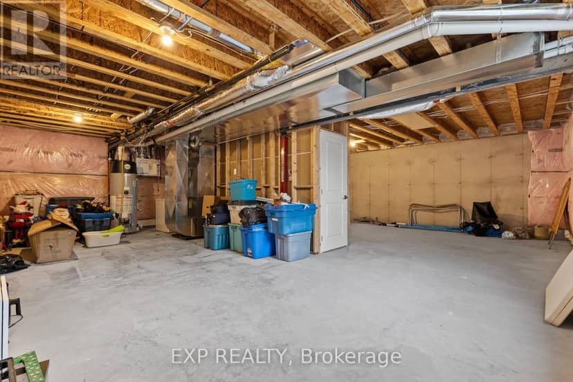 31 - 744 Nelson Street W — photo 37 of 40