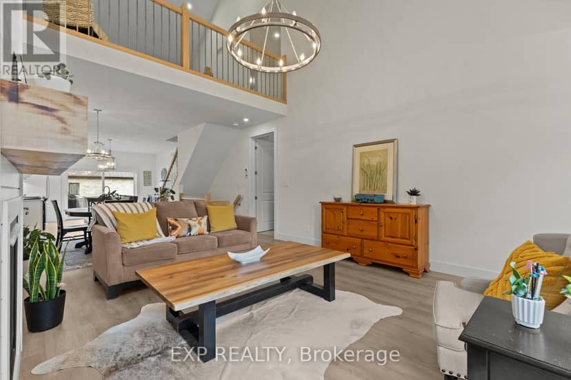 31 - 744 Nelson Street W — photo 7 of 40