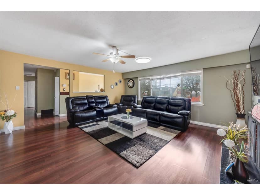 13553 84 AVENUE, Surrey, photo 2