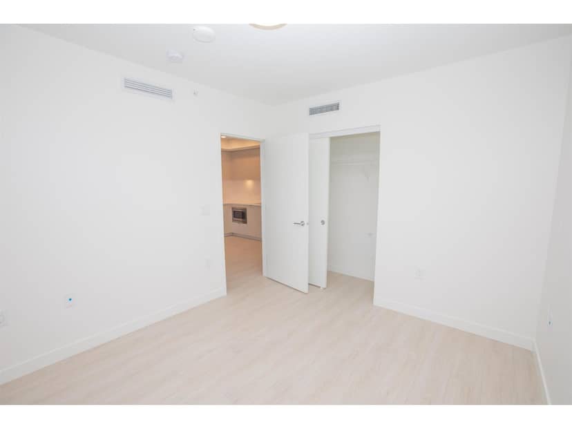 2206 13675 107A AVENUE, Surrey, photo 5
