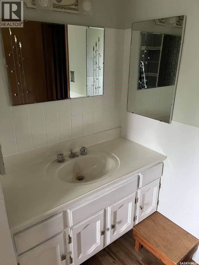 506 1st AVENUE W — photo 14 of 31
