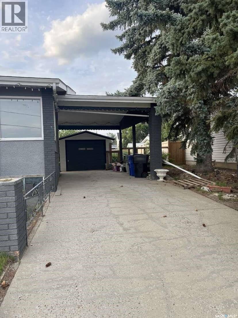 506 1st AVENUE W — photo 2 of 31