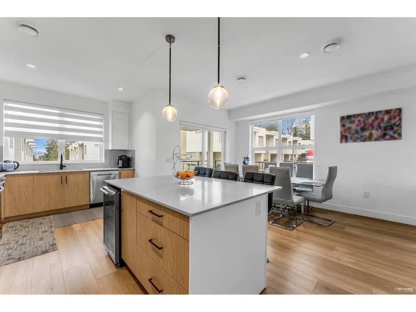 1 12585 104A AVENUE, Surrey, photo 2