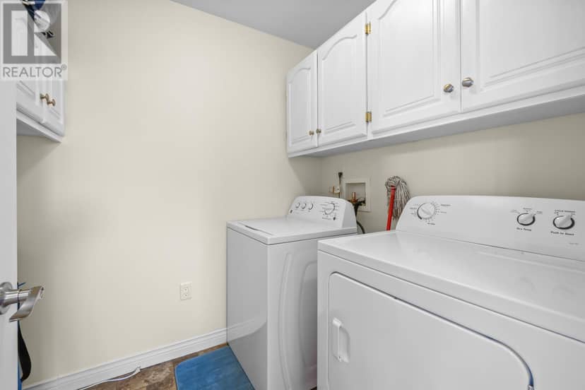 31 Sanford Lane — photo 38 of 40