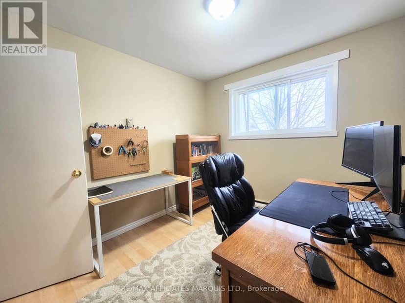 409 - 845 Kyle Court — photo 11 of 14
