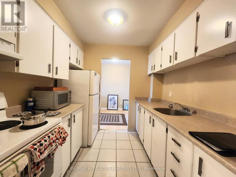 409 - 845 Kyle Court — photo 9 of 14