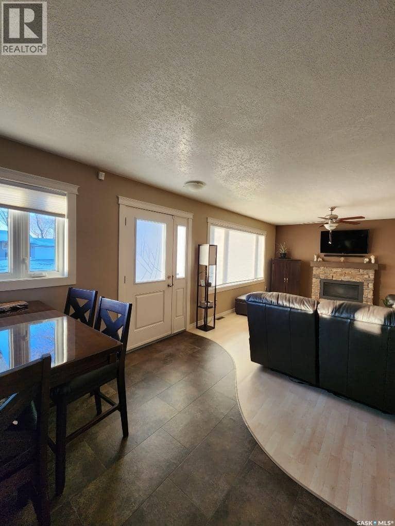 706 Grey AVENUE — photo 11 of 40