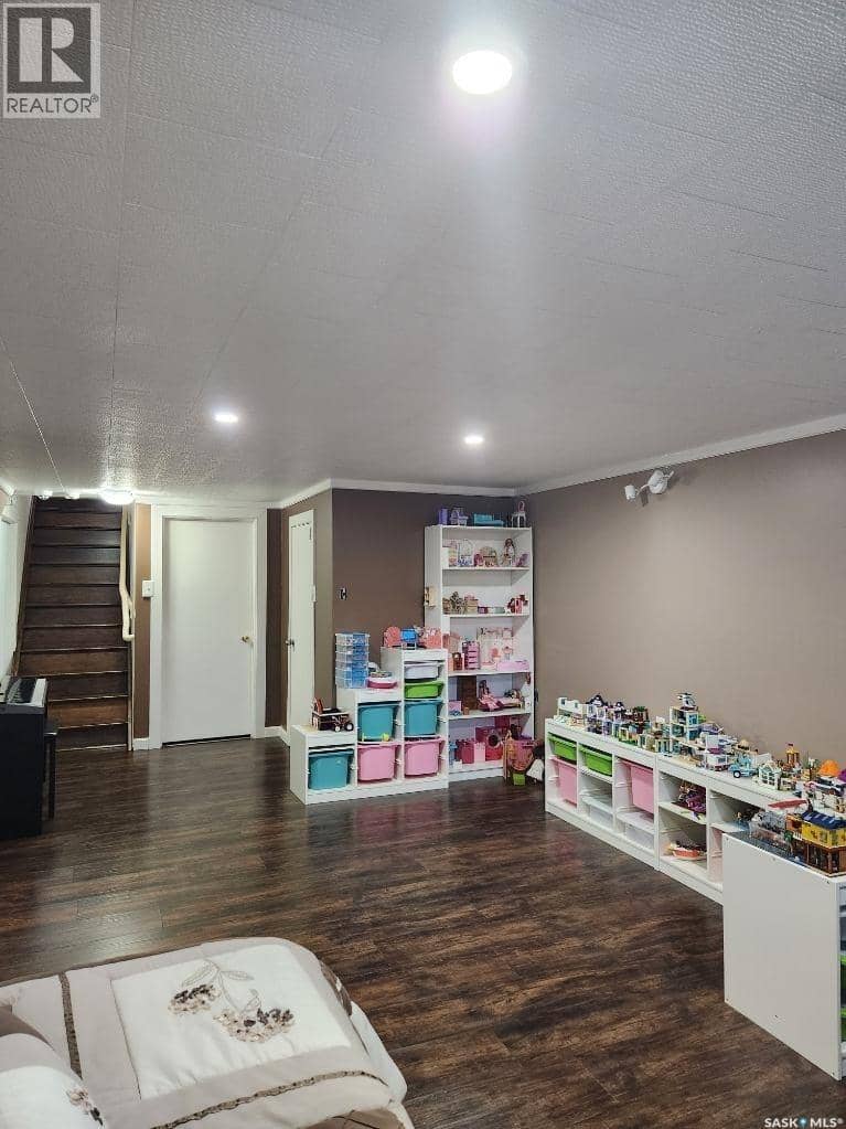 706 Grey AVENUE — photo 21 of 40