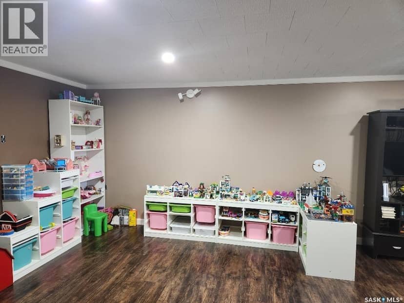 706 Grey AVENUE — photo 26 of 40