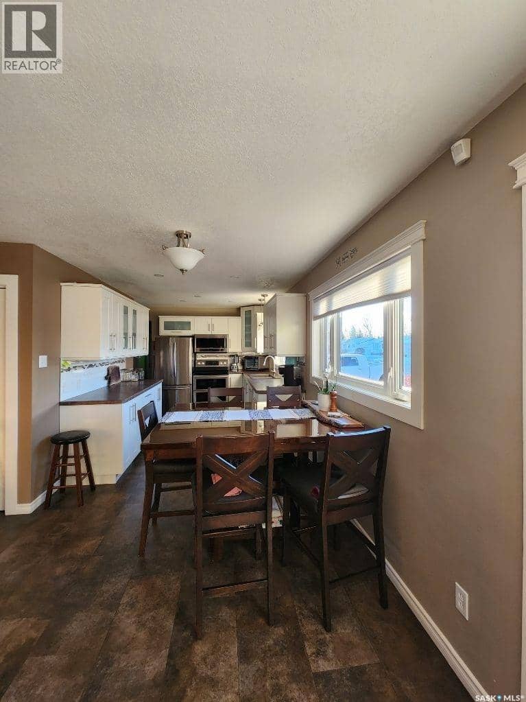 706 Grey AVENUE — photo 9 of 40