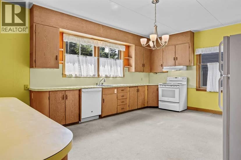 404 Otter Street, Banff, photo 8