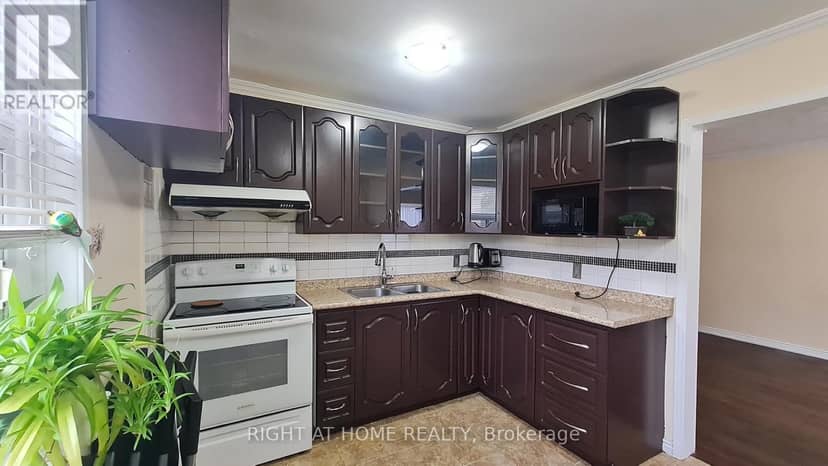 124 Overture Road — photo 15 of 40
