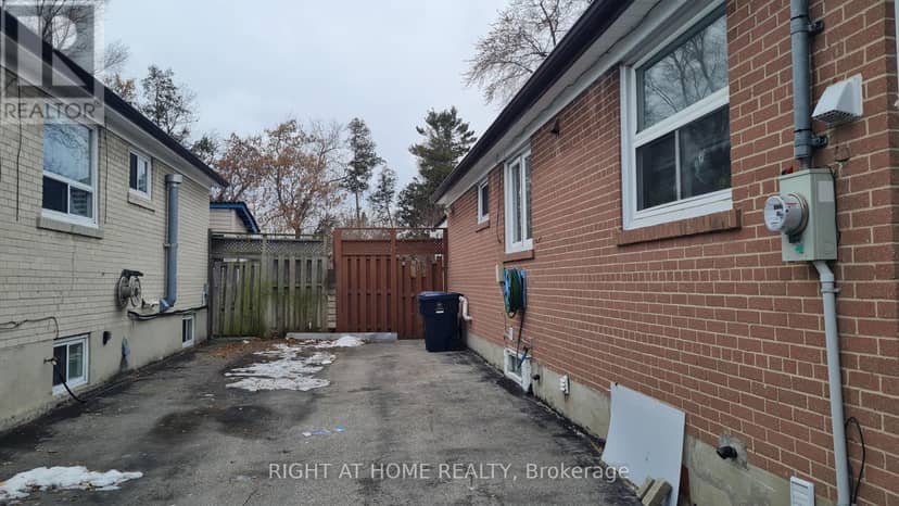 124 Overture Road — photo 5 of 40