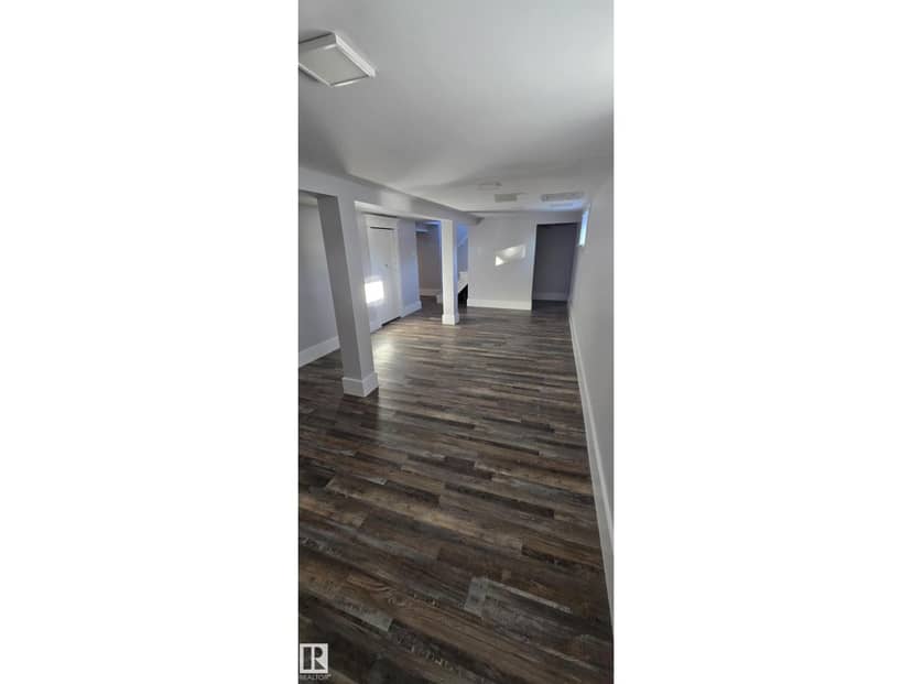 5023 53 ST — photo 10 of 27