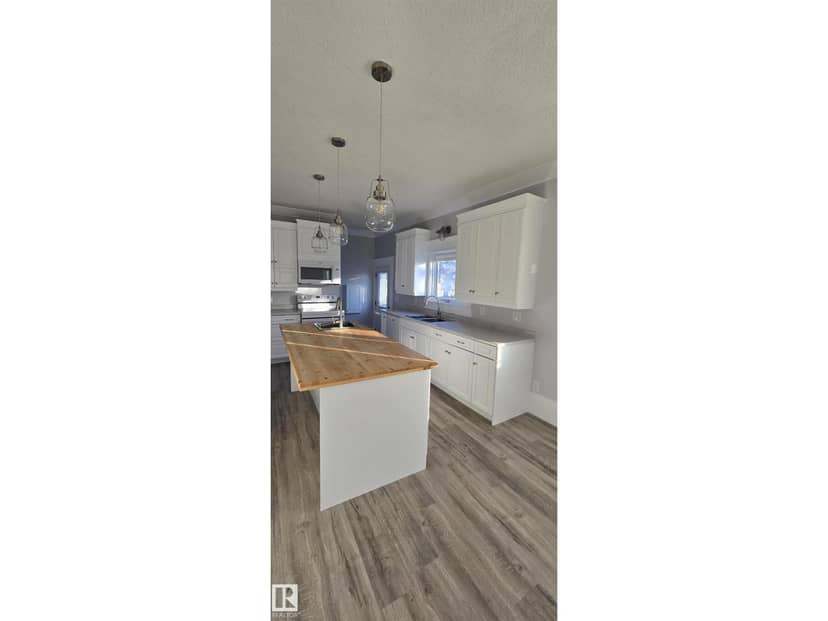 5023 53 ST — photo 20 of 27