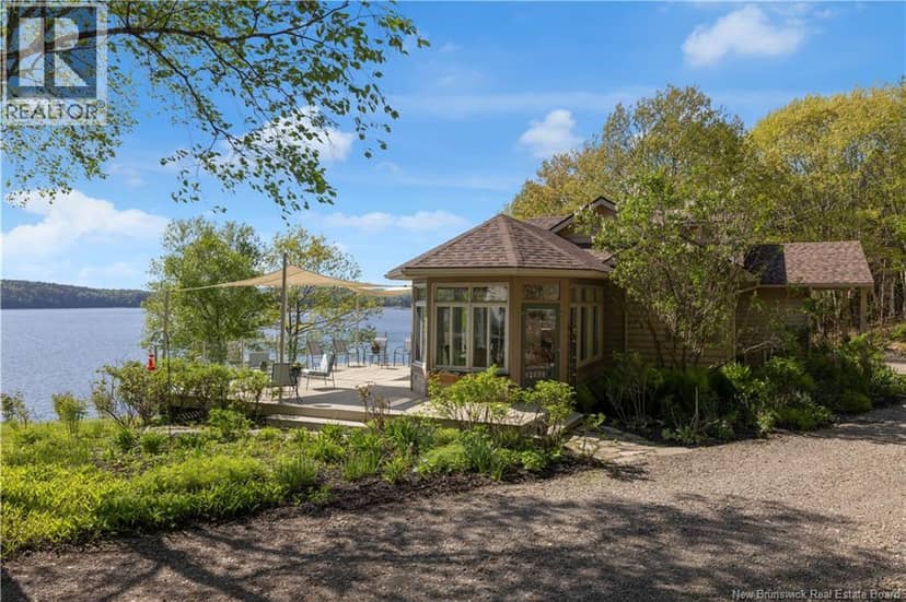 158 Hills Point Road, Oak Bay