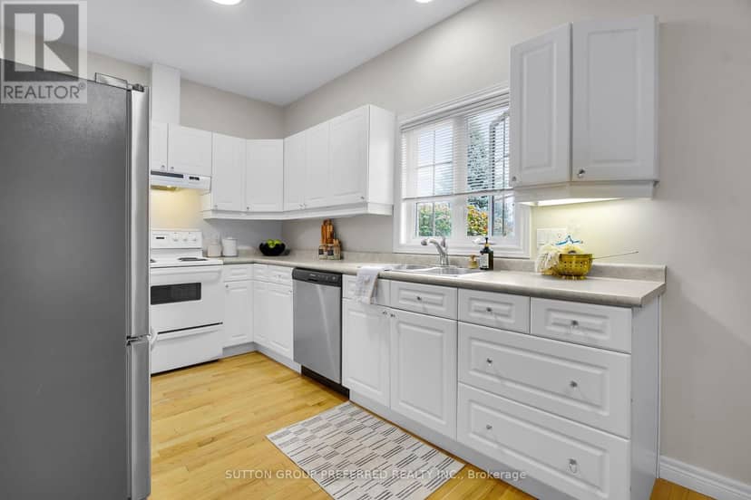 12 - 800 Commissioners Road W — photo 11 of 40