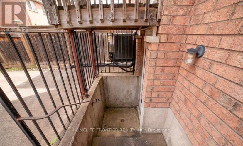 14 Barr Crescent — photo 18 of 18