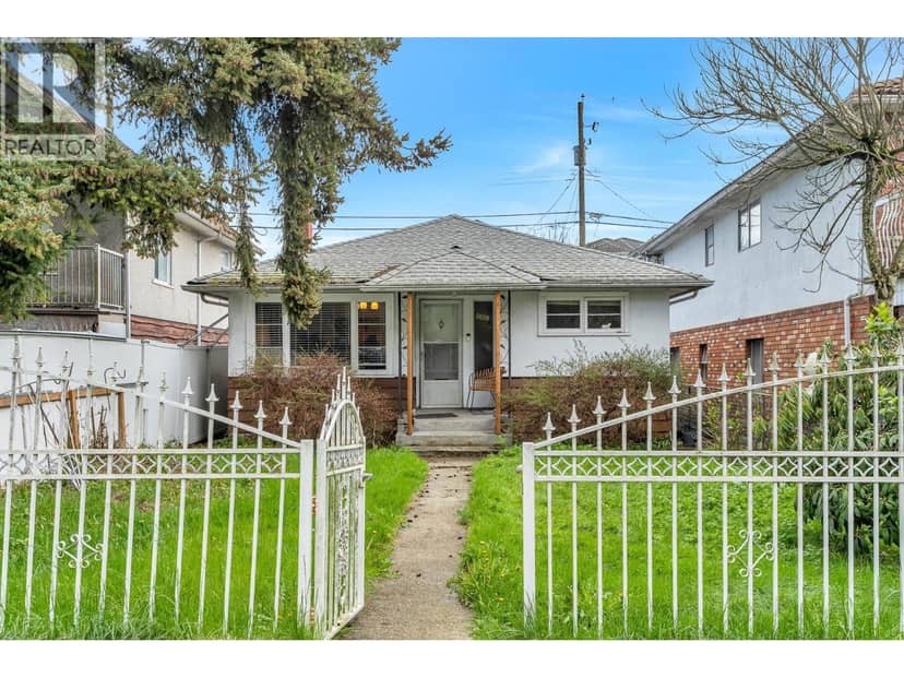 5050 MAIN STREET, Vancouver, photo 2