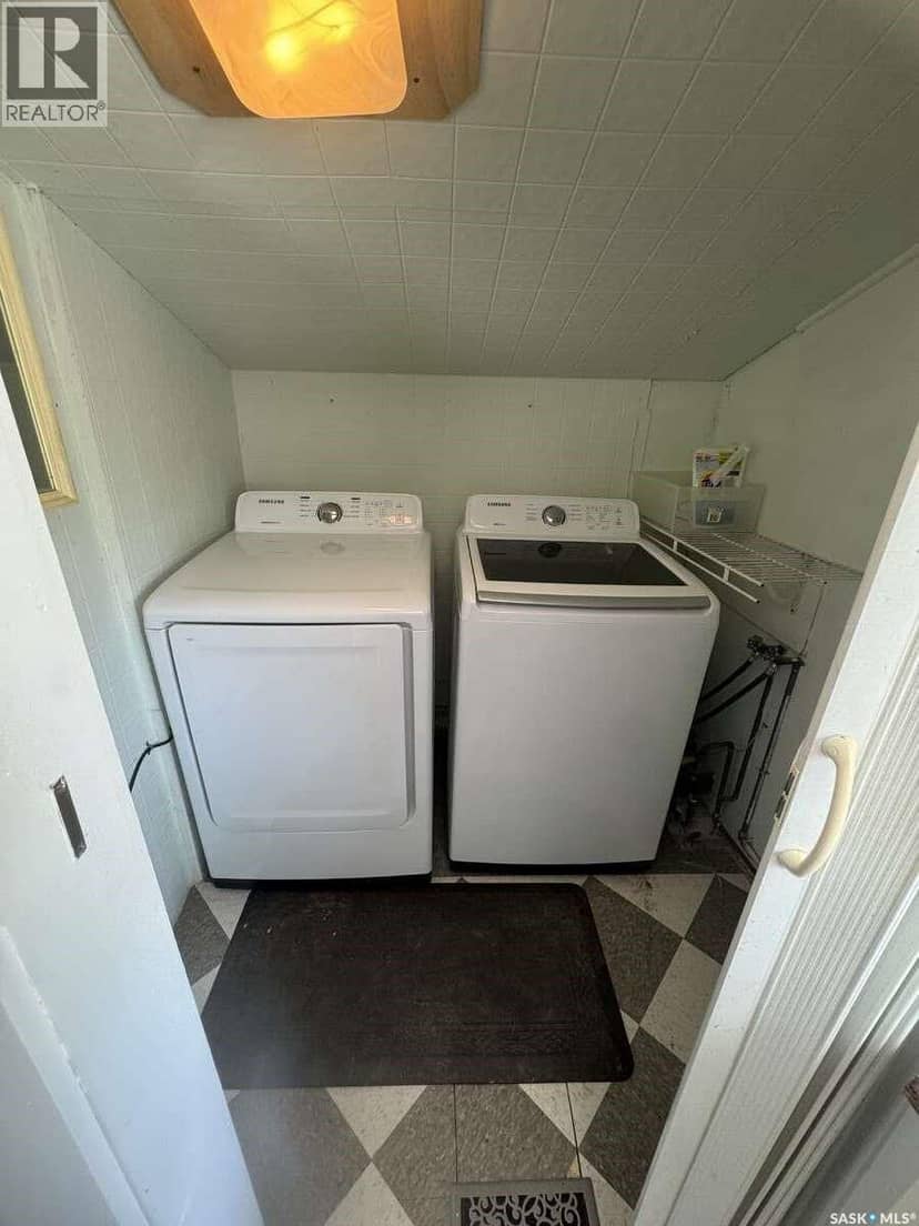114 3rd AVENUE — photo 11 of 25