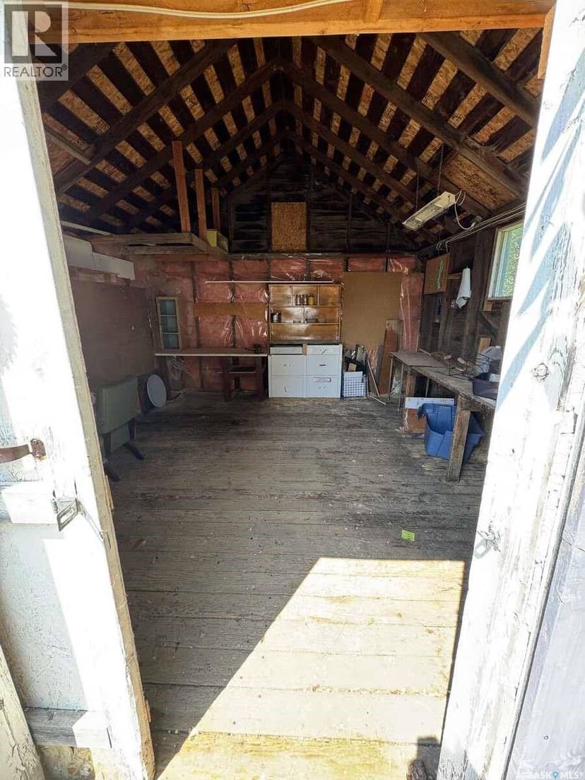 114 3rd AVENUE — photo 4 of 25