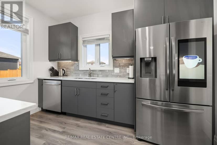 218 Beasley Crescent — photo 9 of 40