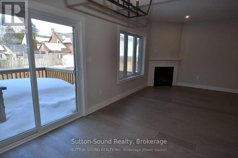 622 8th Street W — photo 8 of 29