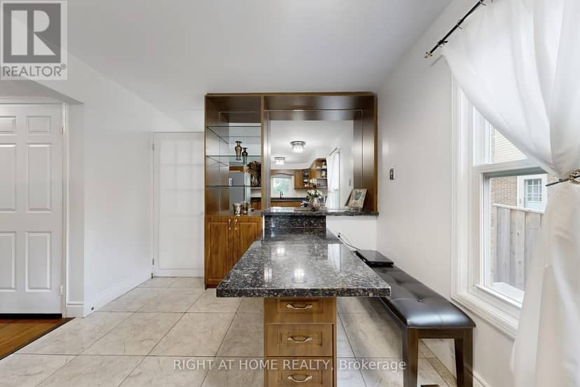 52 Breckonwood Crescent — photo 20 of 40