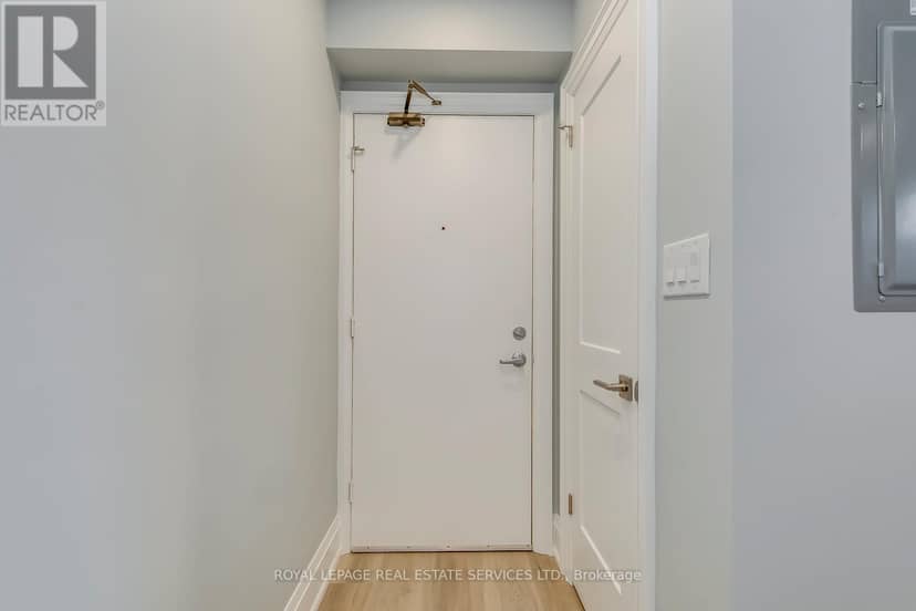 320 Lakeshore Road W, Mississauga, photo 4