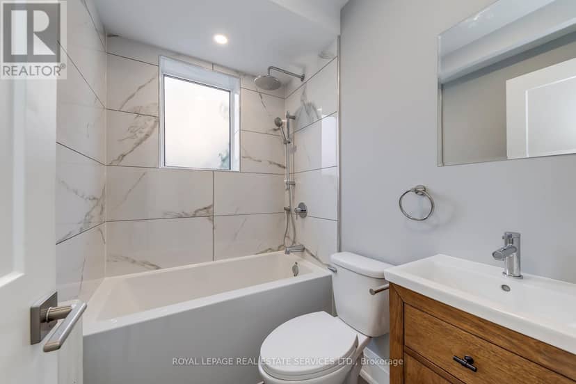 322 Lakeshore Road W — photo 17 of 37