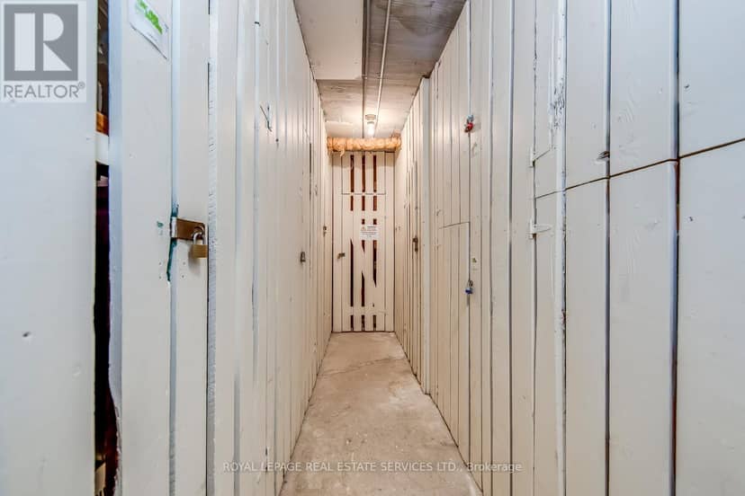 322 Lakeshore Road W — photo 20 of 37