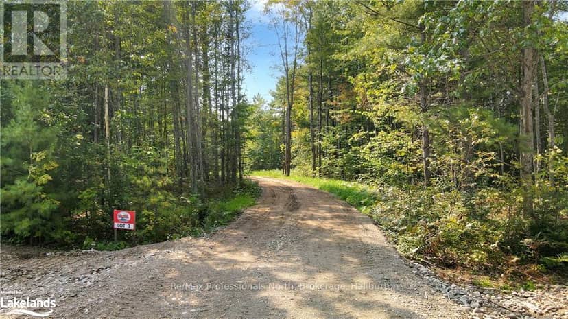 1081 Hawk Valley Road, Algonquin Highlands