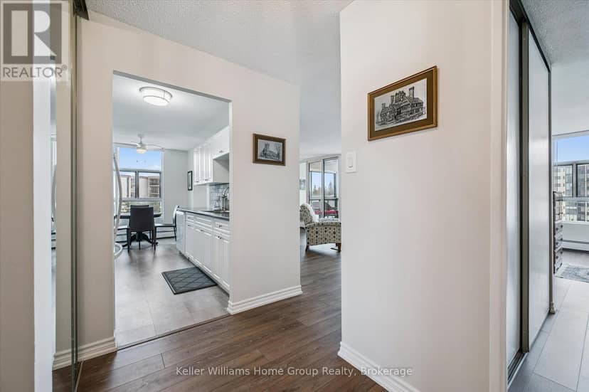 702 - 23 Woodlawn Road E — photo 9 of 40