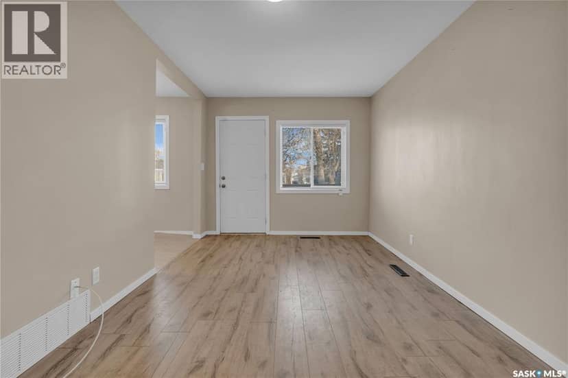 760 Rae STREET — photo 4 of 7