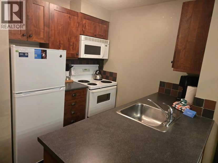 2070 Summit Drive Unit# 406, Panorama