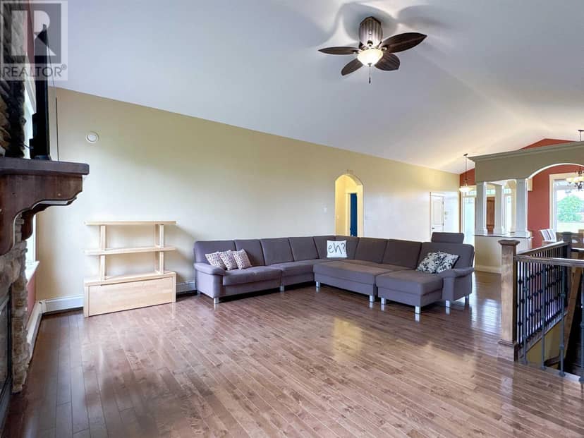 41 Southampton Drive — photo 10 of 31