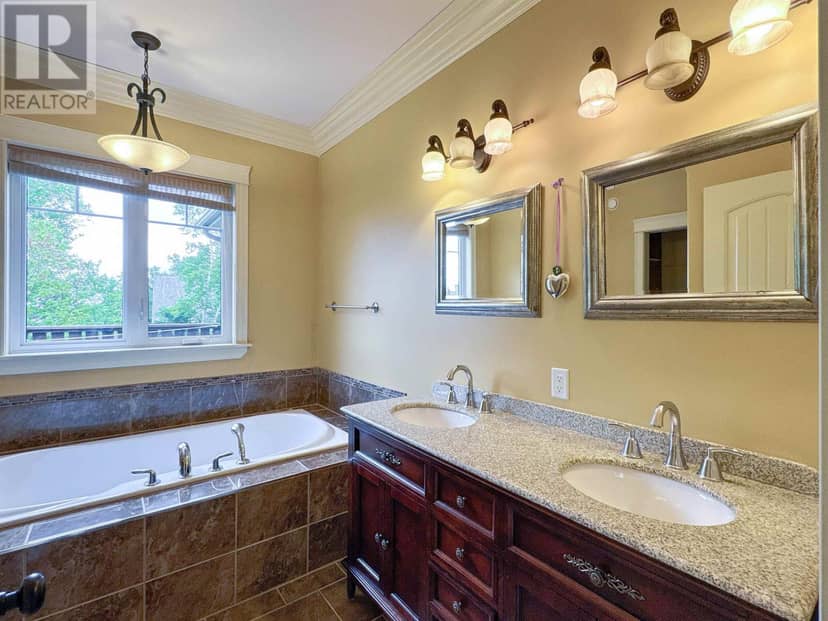 41 Southampton Drive — photo 18 of 31
