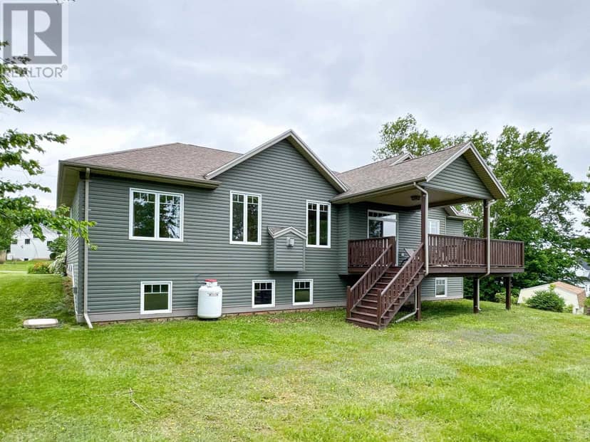 41 Southampton Drive — photo 4 of 31